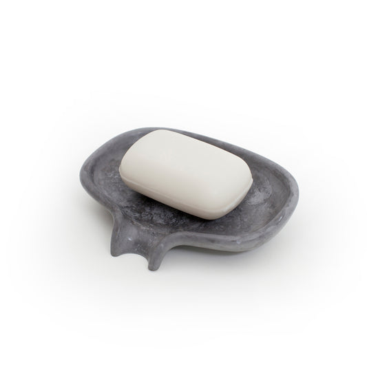 Tvålfat i betong med avrinningspip - Flow. Fötter av naturkork. - Bosign